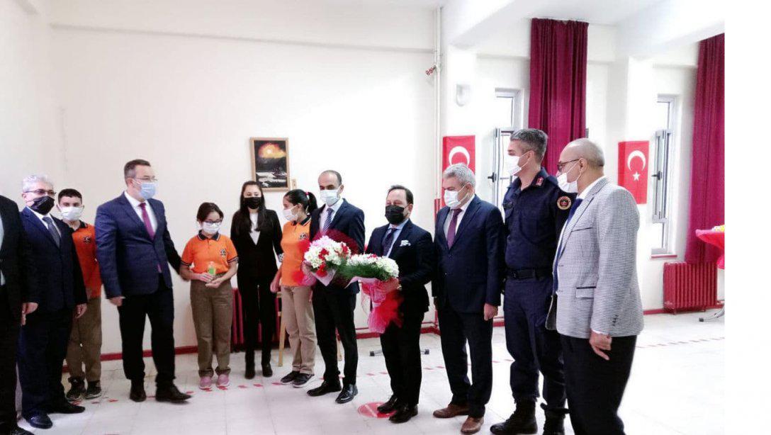 İlçe Milli Eğitim Müdürümüz Sayın Uygar İNAL Cemil Meriç Ortaokulu'nun Gazi Mustafa Kemal Atatürk'ün 83'üncü Yıl Dönümü Anma Törenleri Kapsamında Düzenlediği Anma Programına Katıldı