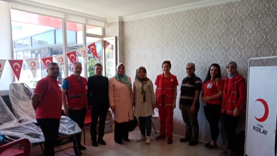 Şube Müdürlerimiz Semender KARABULUT ve Mehmet ÇINAR, Sarıçam Halk Eğitimi Merkezinde Düzenlenen Kan Bağışı Kampanyasını Ziyaret Etmişlerdir.