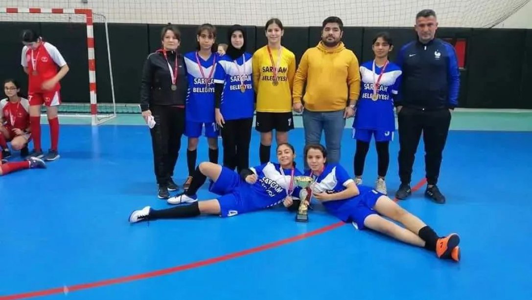 Okul Sporları Kızlar Futsal Kategorisinde İlçemiz Bilge Kağan Ortaokulu Adana Şampiyonu Olmuştur. Öğrencilerimizi Ve Bu Başarıda Emeği Geçenleri Tebrik Ediyoruz.