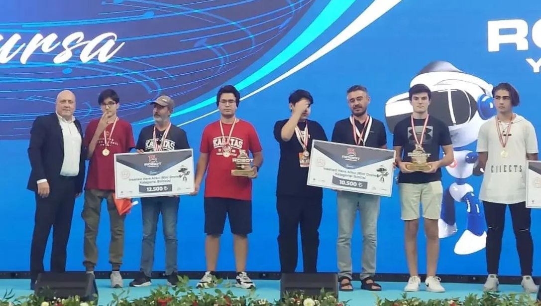 15. Uluslararası MEB Robot Yarışması'nda Adana Ticaret Odası Anadolu Lisesi Öğrencimiz Ali Atakan MERCİMEK Mini Drone Kategorisinde 2'nci Olmuştur. Öğrencimizi Ve Emeği Geçenleri Tebrik Ediyoruz.