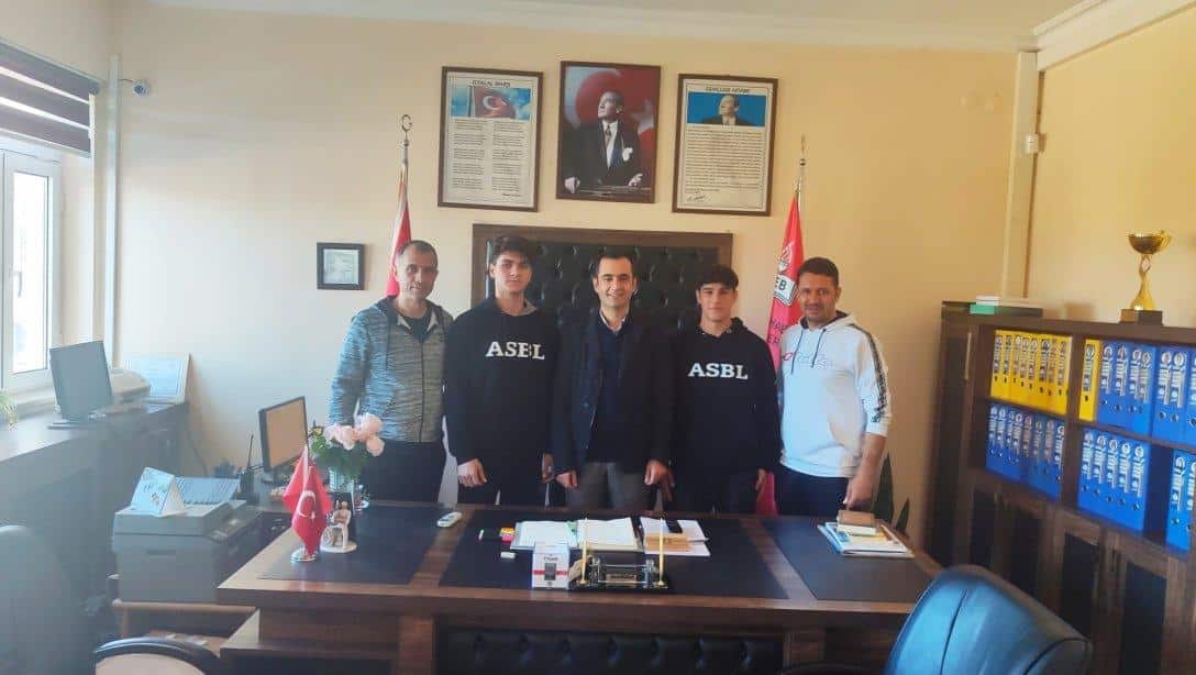 Bahtiyar Vahabzade Sosyal Bilimler Lisesi Öğrencimiz Muhammed Emir AYDIN Karate Erkekler B Kategorisinde Adana Şampiyonu Oldu. Öğrencimizi ve Emeği Geçenleri Tebrik Ediyoruz.