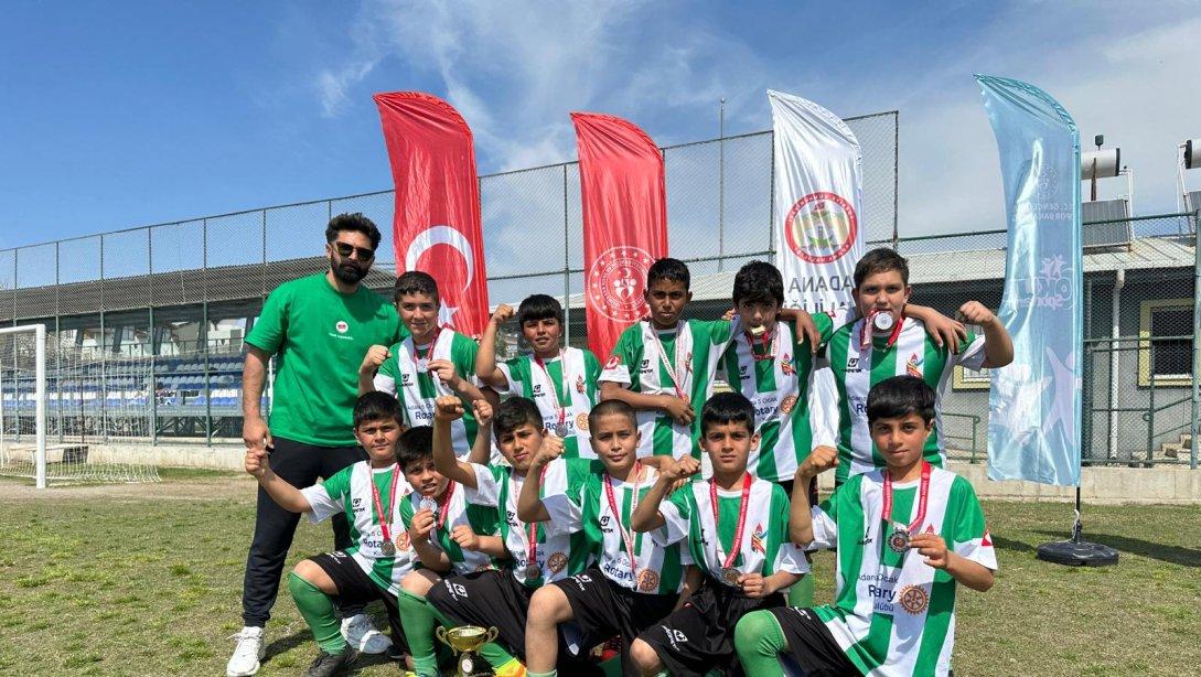 Kürkçüler Ortaokulu Öğrencilerimiz Okul Sporları Ragbi Müsabakalarında Küçük Erkeklerde Adana 2.'si Olmuştur. Öğrencilerimizi ve Emeği Geçenleri Tebrik Ediyoruz.