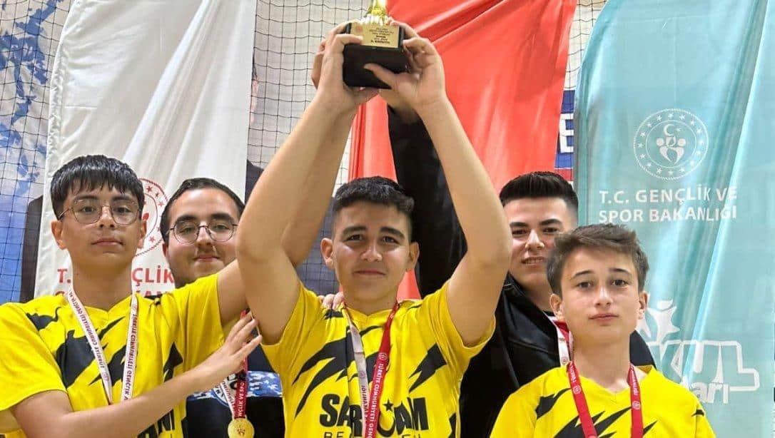 Okul Sporları Bocce Müsabakalarında Beyceli Anadolu Lisesi Genç Erkek Bocce Takımı Adana 1.'si olmuştur. Öğrencimizi ve Emeği Geçenleri Tebrik Ediyoruz.