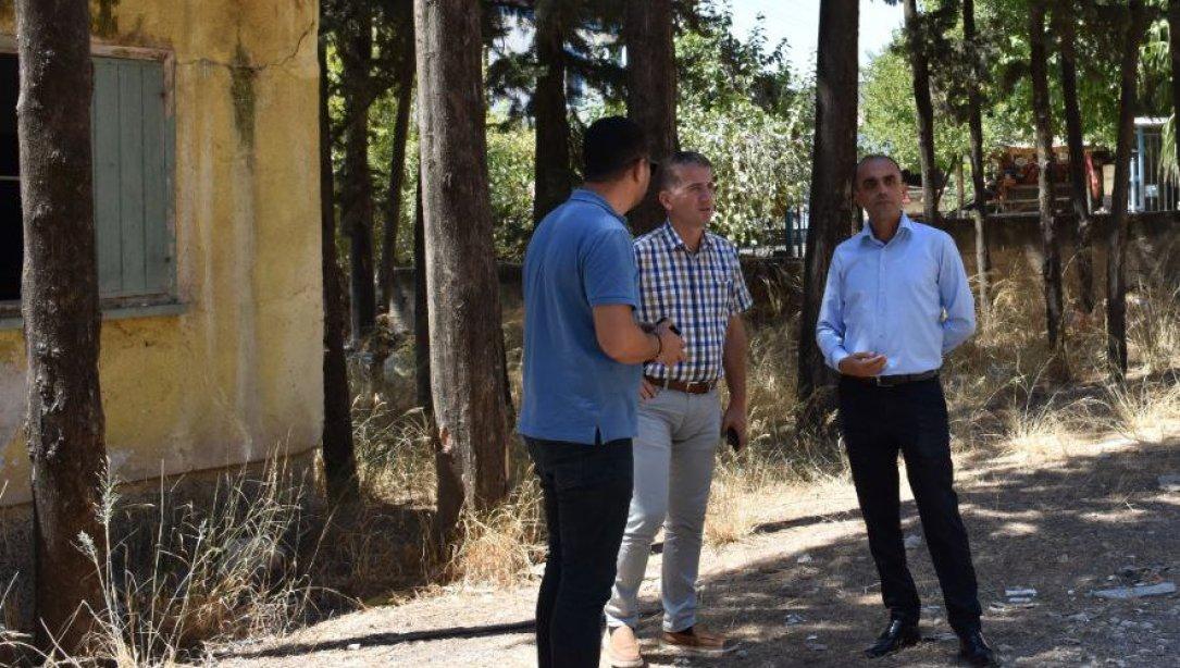 İlçe Milli Eğitim Müdürümüz Sayın Uygar İNAL, Şube Müdürümüz Sayın Yalçın KURT Gökbuket Köyünde atıl durumda bulunan okul binamızda incelemelerde bulundu.