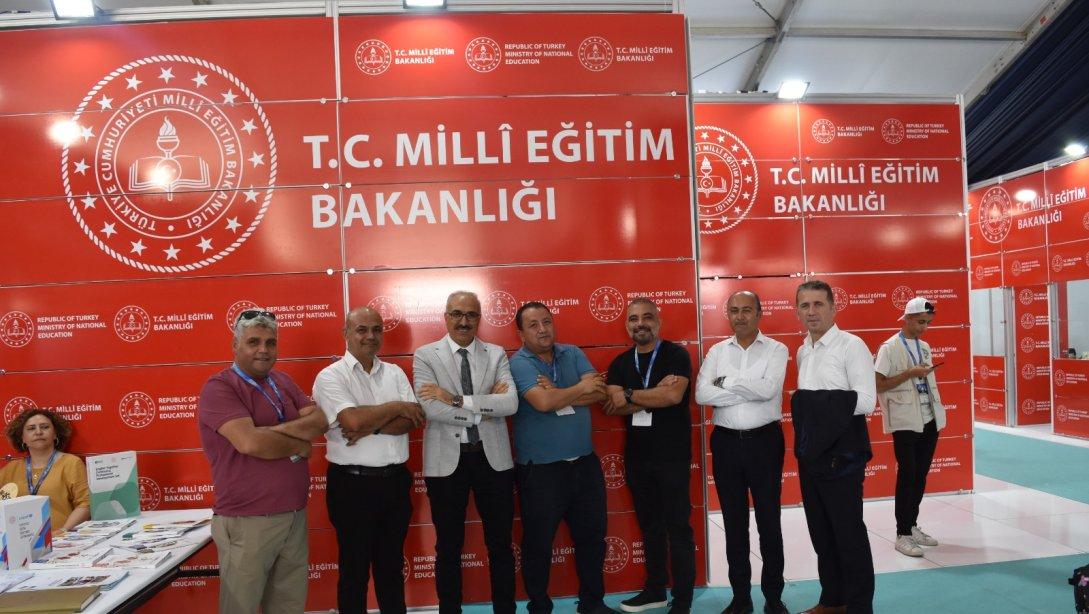 #Sarıçam TEKNOFEST 2024'te  İlçe Milli Eğitim Müdürümüz Sayın Necmettin DARDAĞAN, Şube Müdürlerimiz Osman Şevket İYİ ve Yalçın KURT, TEKNOFEST'te ödül alan İlçemiz Bilim ve Sanat Merkezi standını ziyaret ederek, projeleri yerinde incelediler.