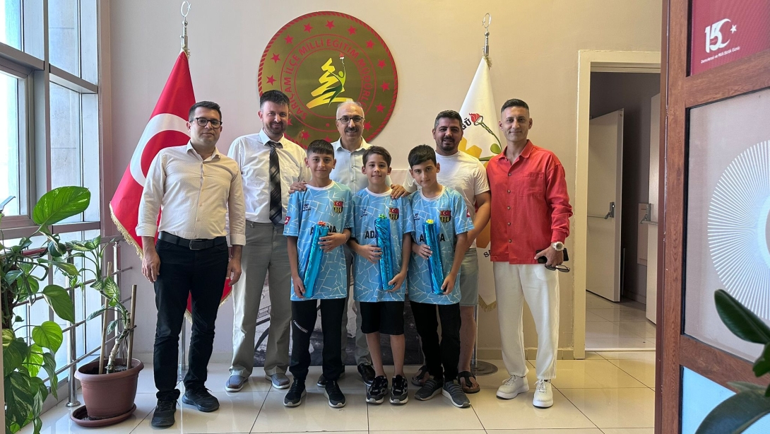 Suluca Ortaokulumuz Mersin'de düzenlenen Floor Curling Küçükler Erkekler kategorisinde Türkiye 2.si oldu.  